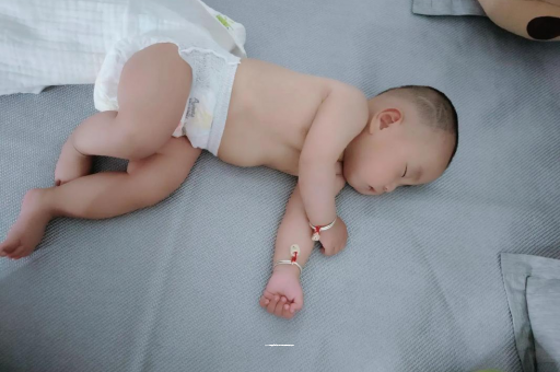 庄河三个月宝宝抬头不稳